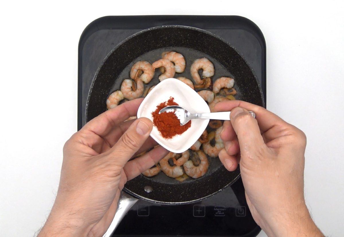 Gambas al pil pil. Receta tradicional con un toque picante