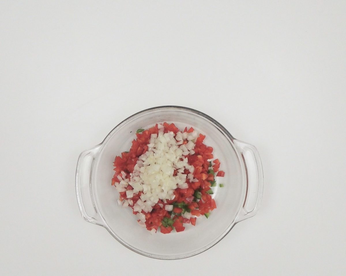 Melocotones rellenos de marisco. Receta fácil, elegante y deliciosa