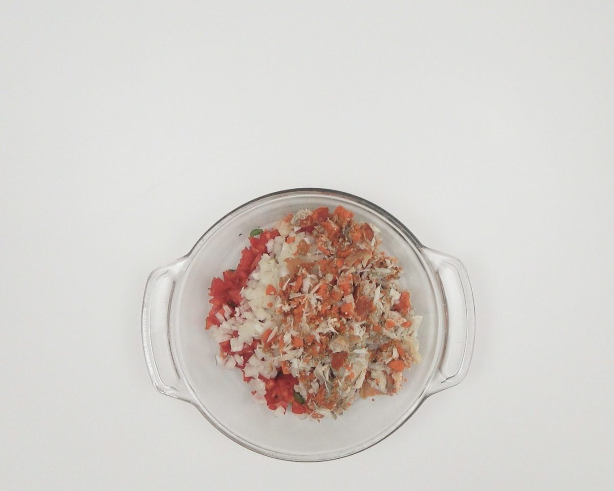Melocotones rellenos de marisco. Receta fácil, elegante y deliciosa