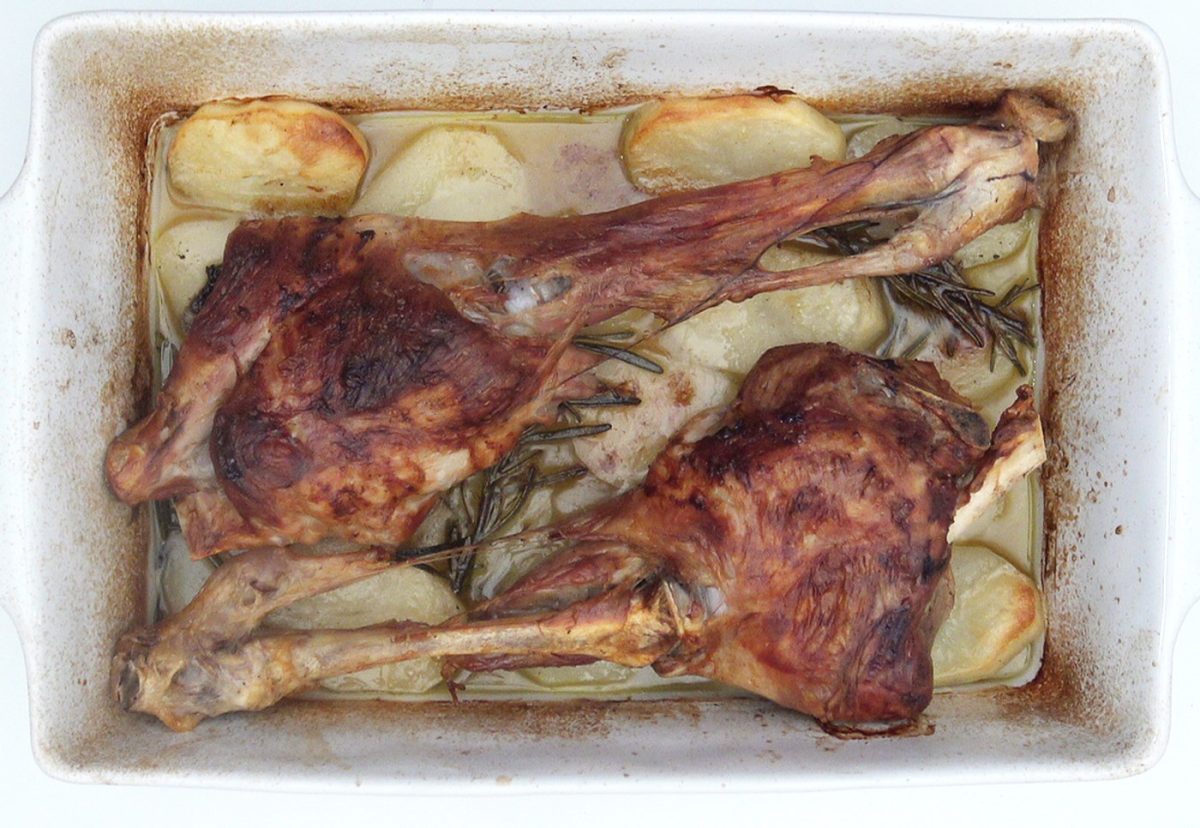 Pierna de cordero asada al Jerez. Asado tradicional y delicioso