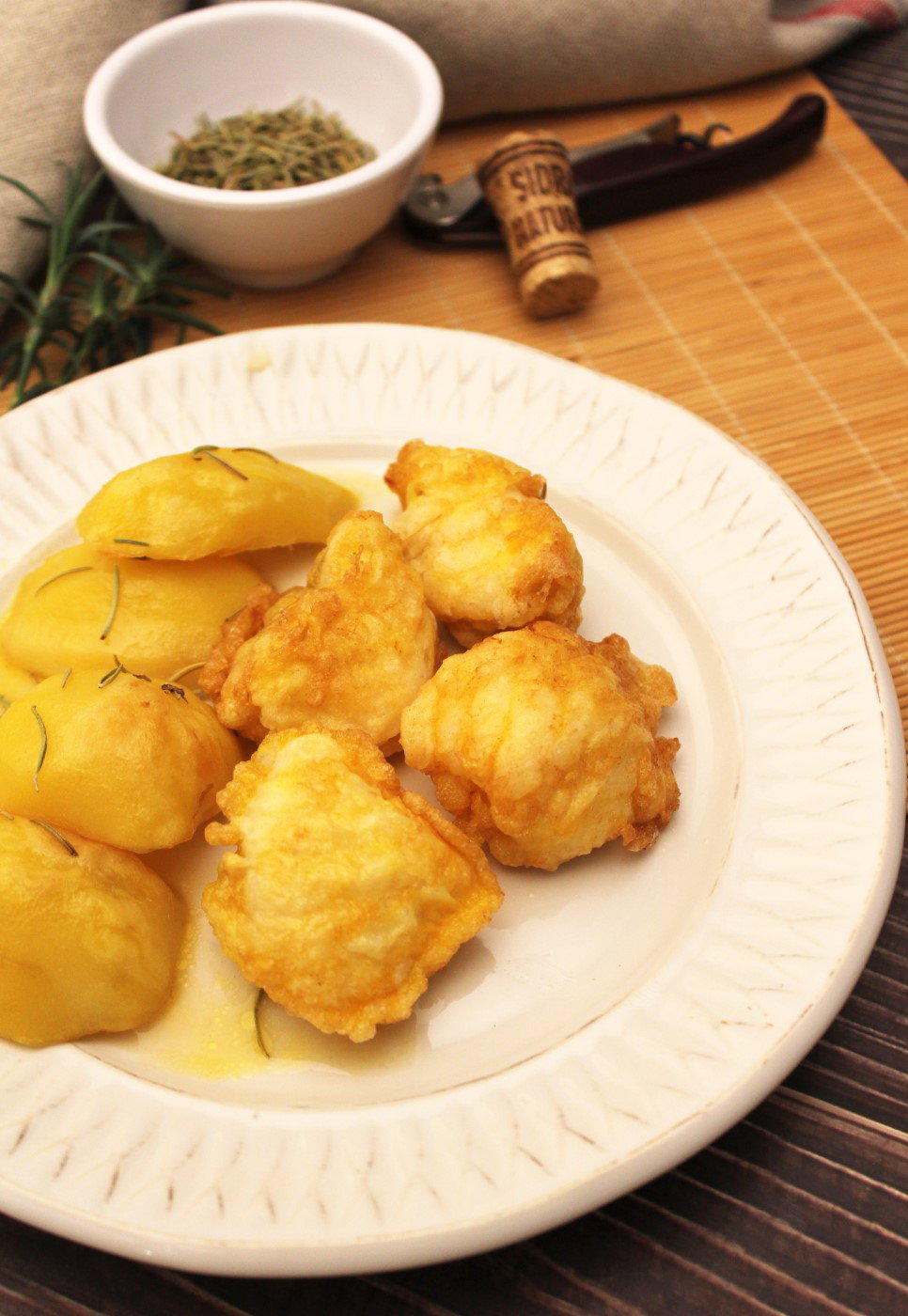 Rape rebozado con patatas a la sidra