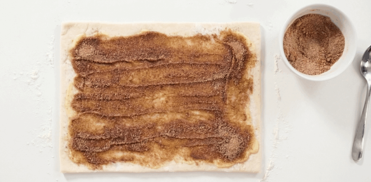 Rollitos de canela exprés con hojaldre. Receta fácil para un capricho rápido