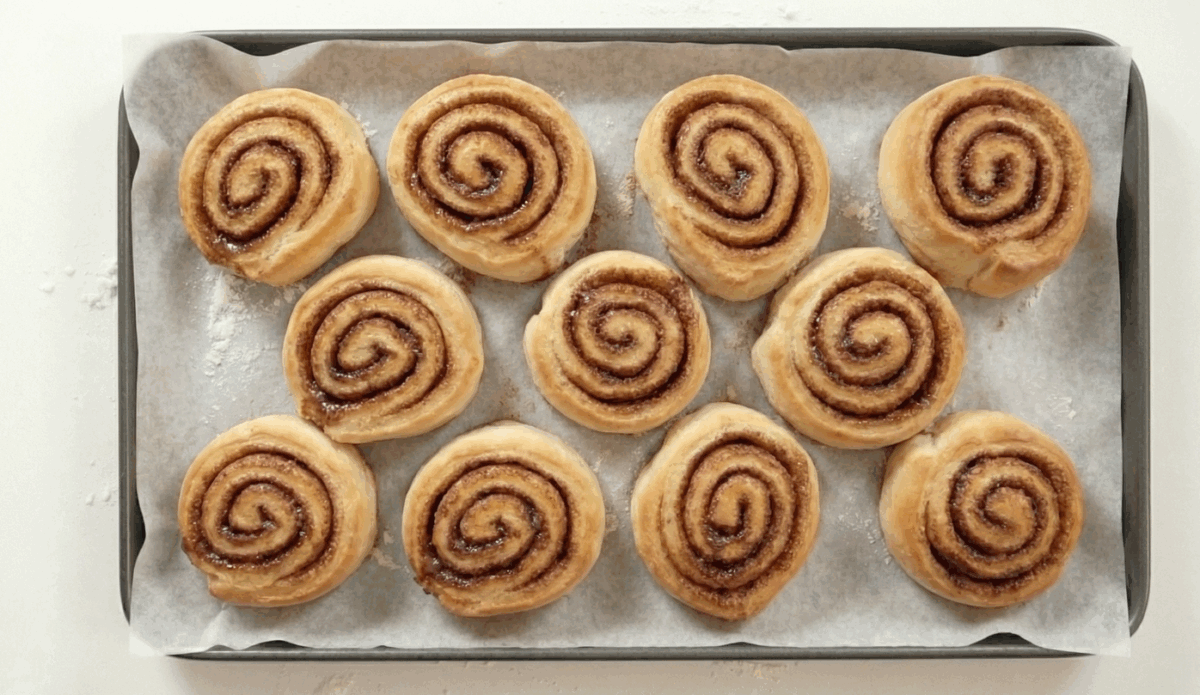 Rollitos de canela exprés con hojaldre. Receta fácil para un capricho rápido