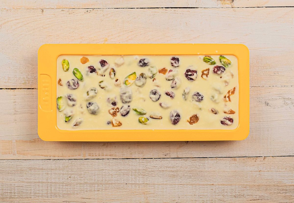 Turrón de chocolate blanco paso a paso