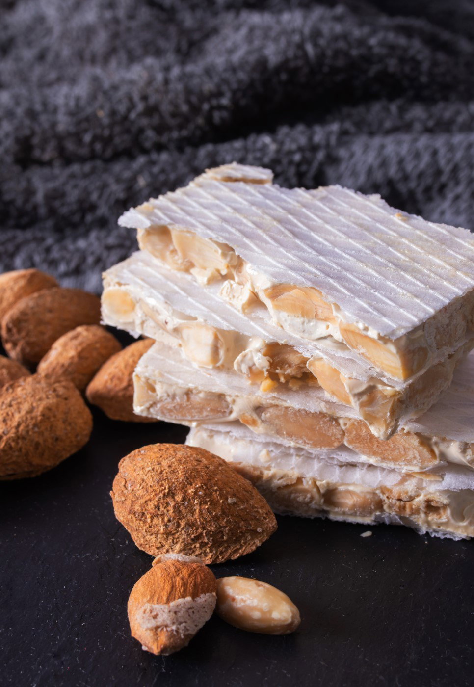 Turrón duro de almendra. El clásico de Navidad paso a paso