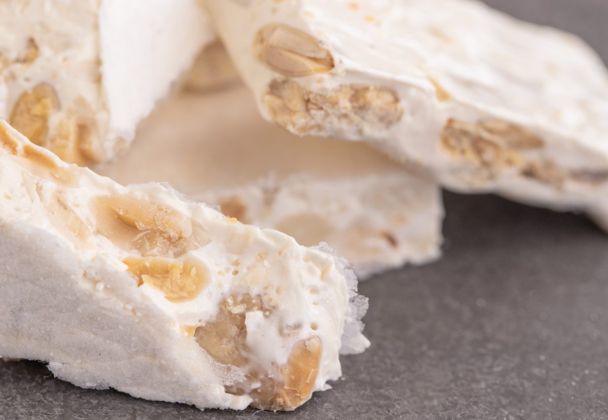 Turrón duro de almendra. El clásico de Navidad paso a paso