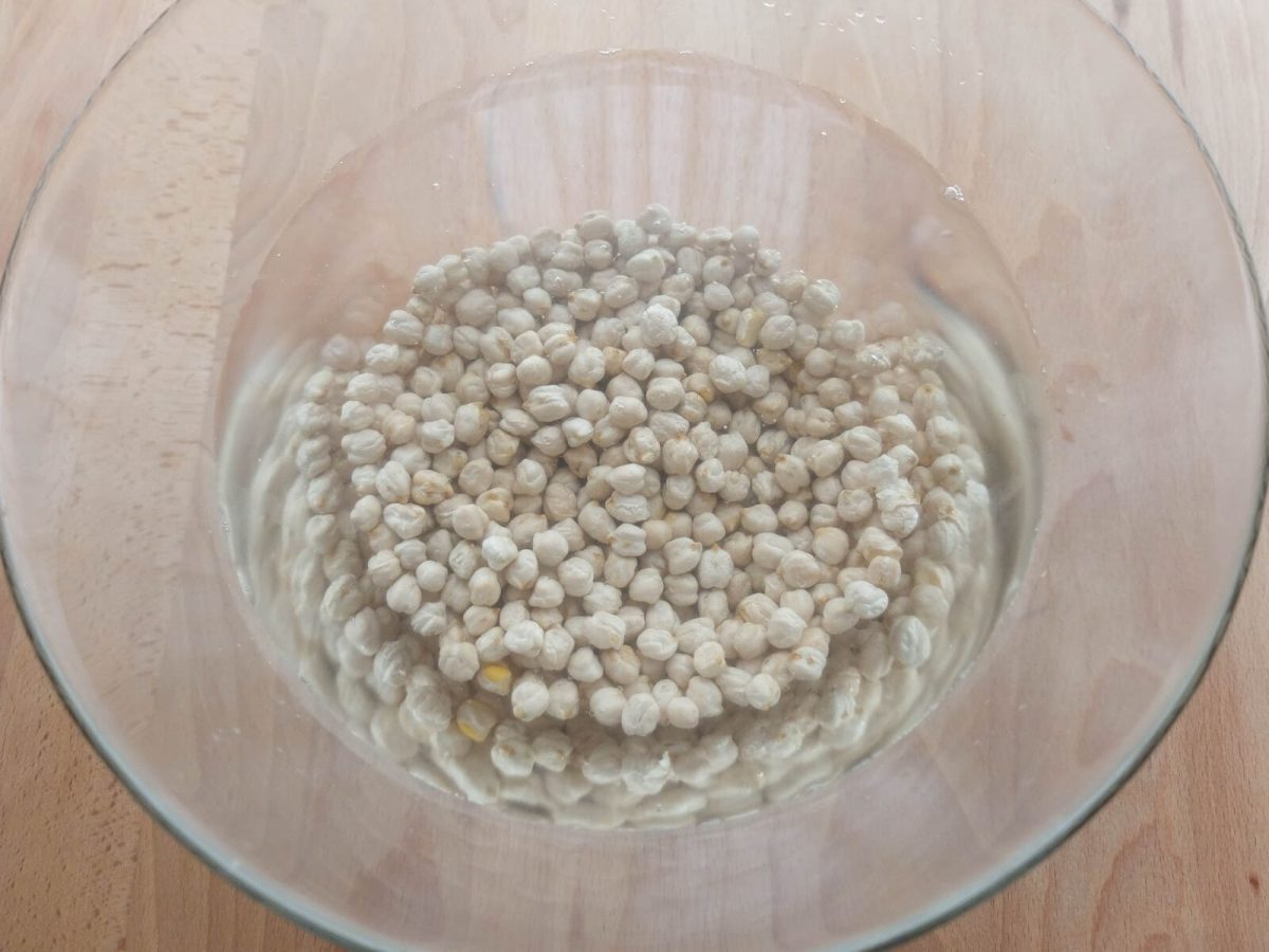 cazuela de garbanzos con chorizo paso 2