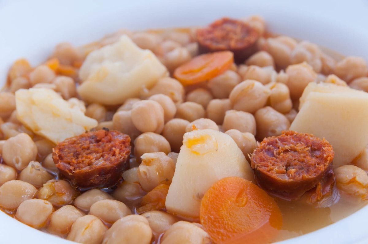 cazuela de garbanzos con chorizo paso 8