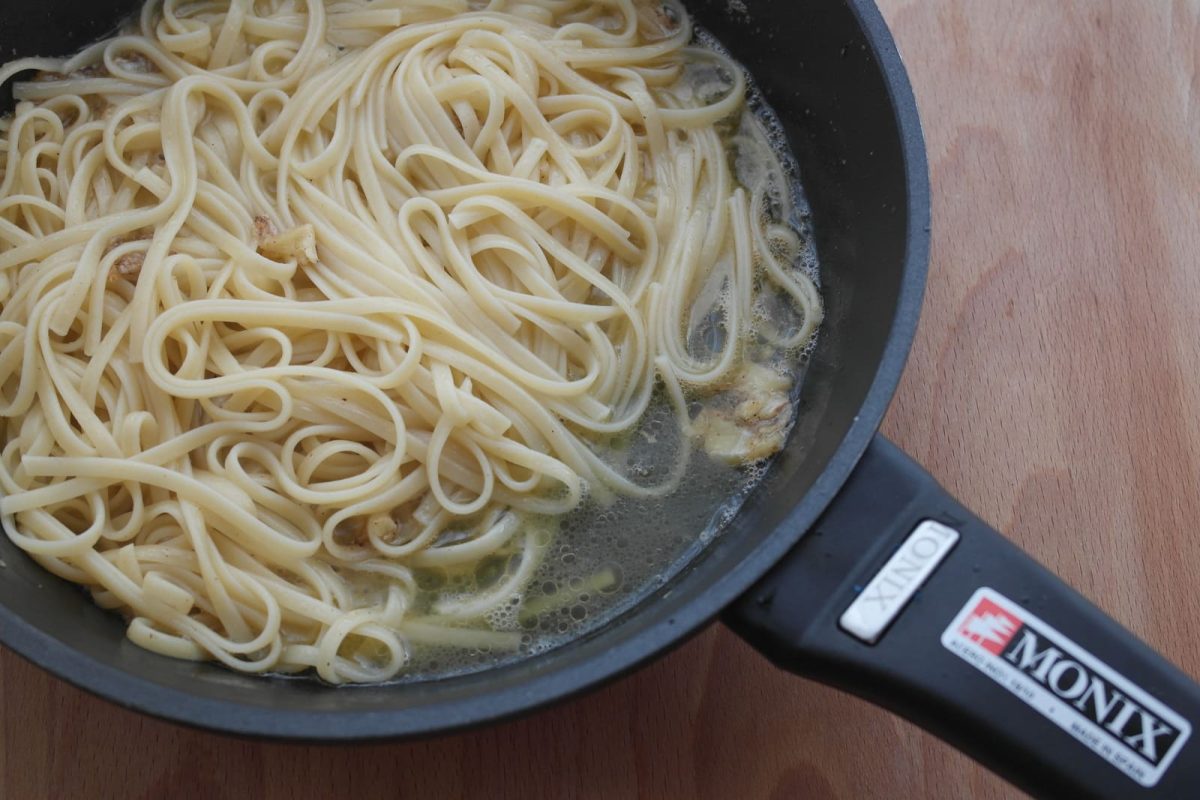 espaguetis con salsa alfredo paso 5