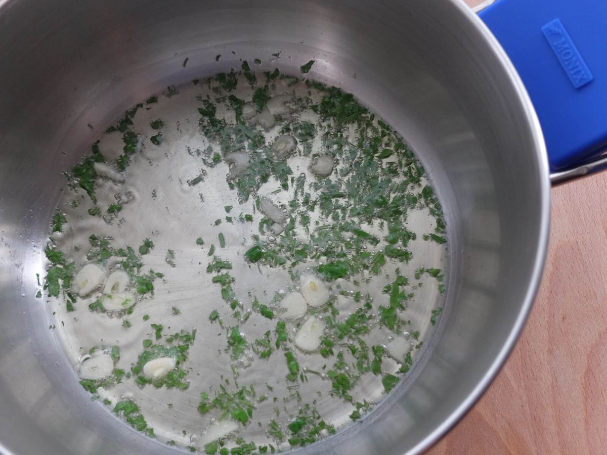 guiso de rape y patatas paso 11