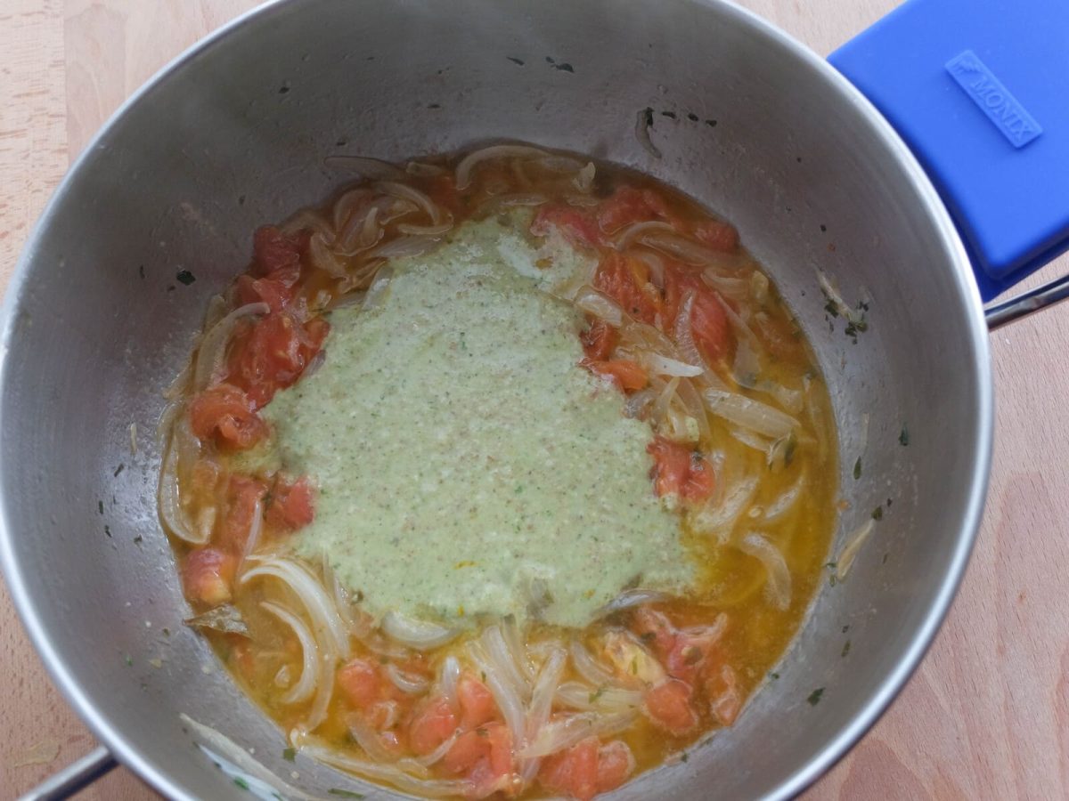 guiso de rape y patatas paso 18