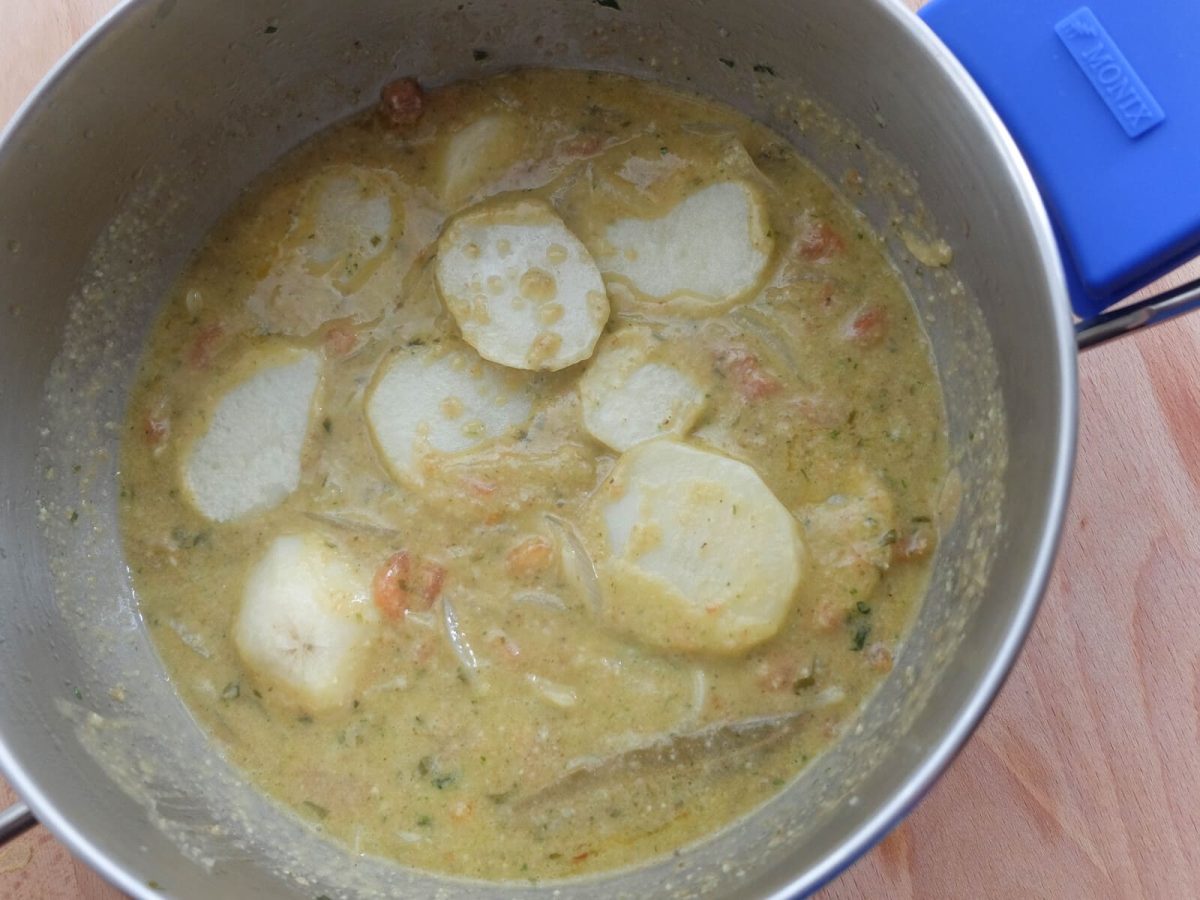 guiso de rape y patatas paso 19