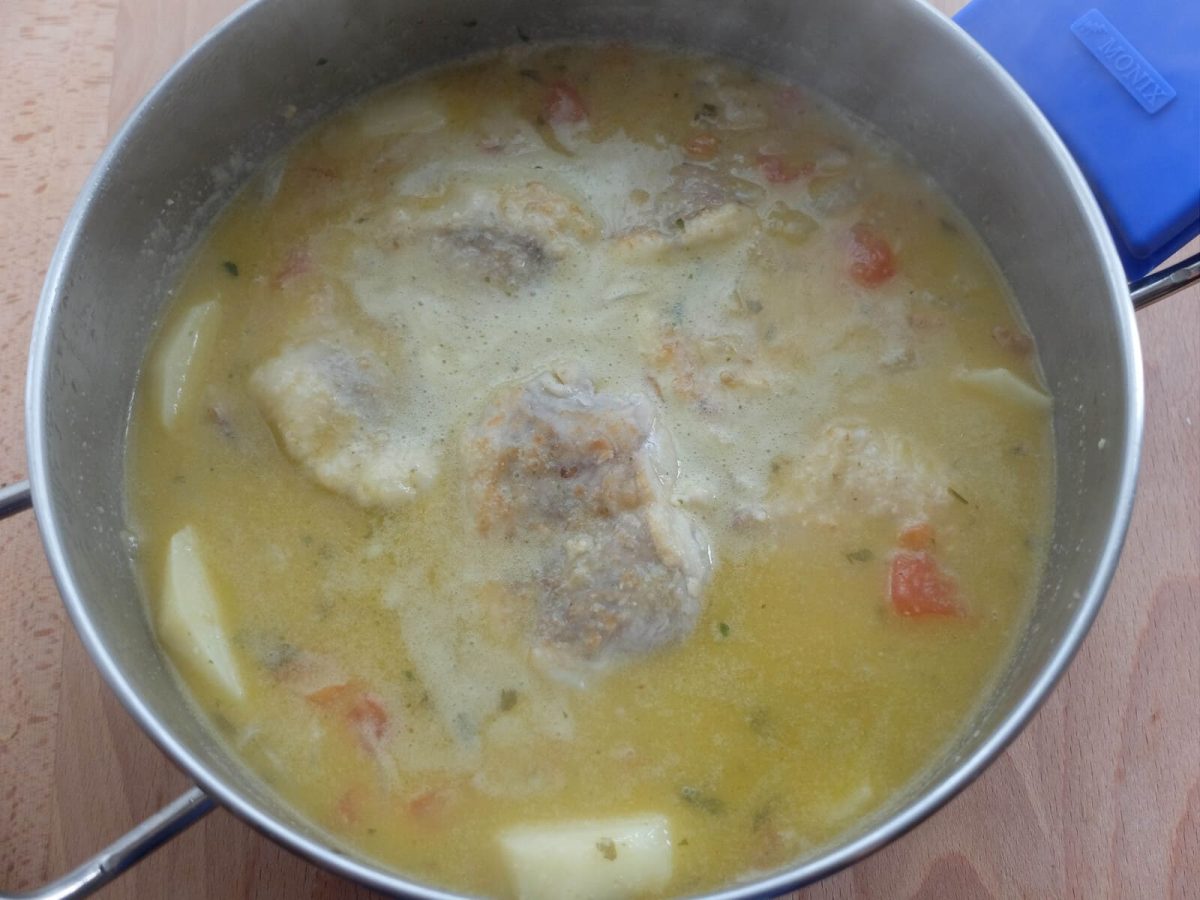 guiso de rape y patatas paso 22
