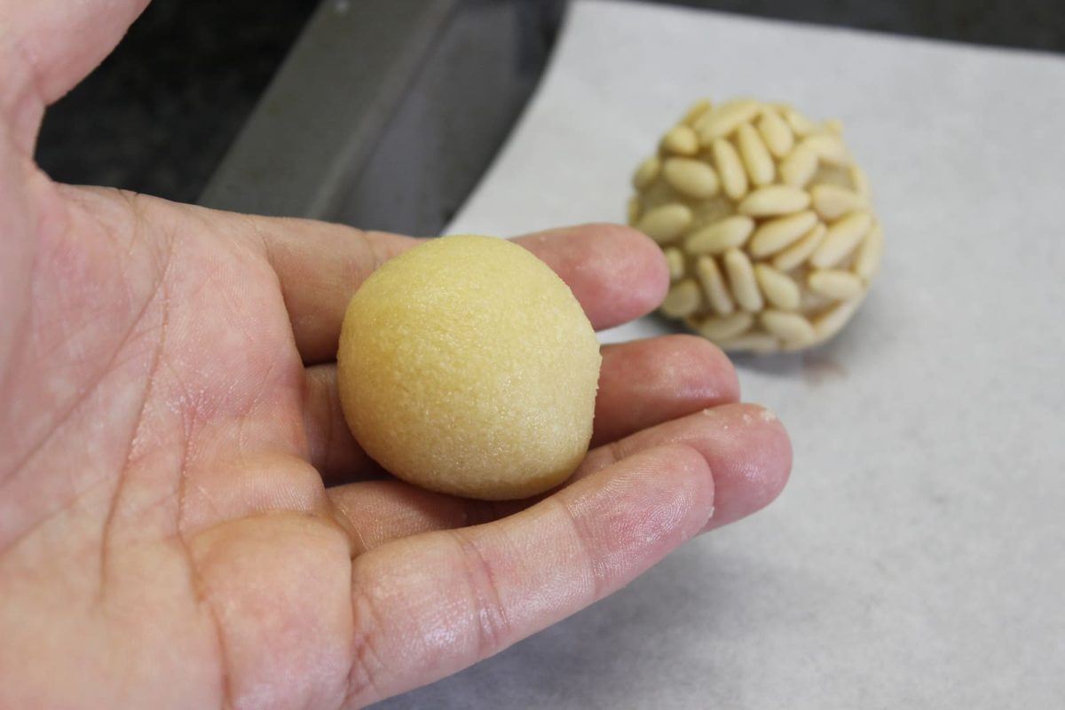 mazapán casero con piñones paso 7