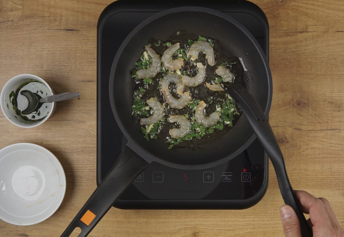 Rodaballo al horno con gambas al ajillo paso a paso