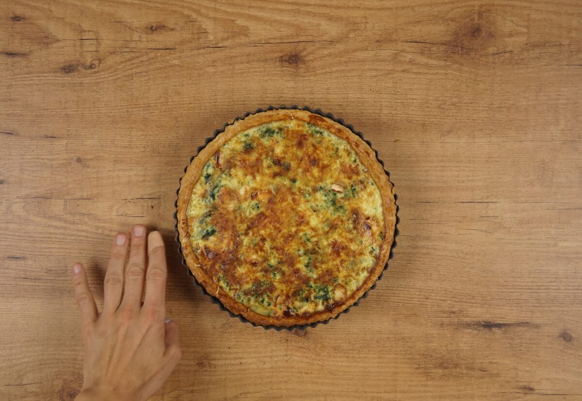 Quiche de espinacas y queso de cabra con masa quebrada casera