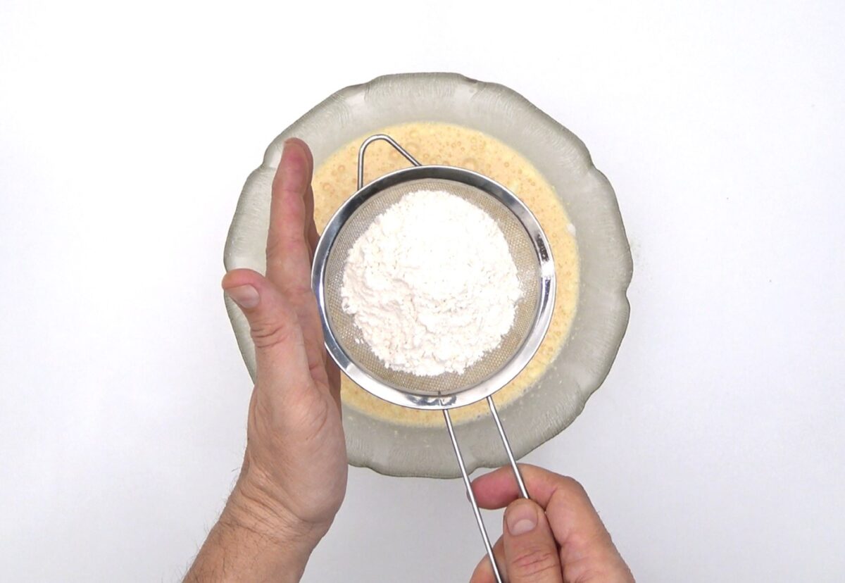 Bizcocho de leche condensada. Tradicional y con Thermomix