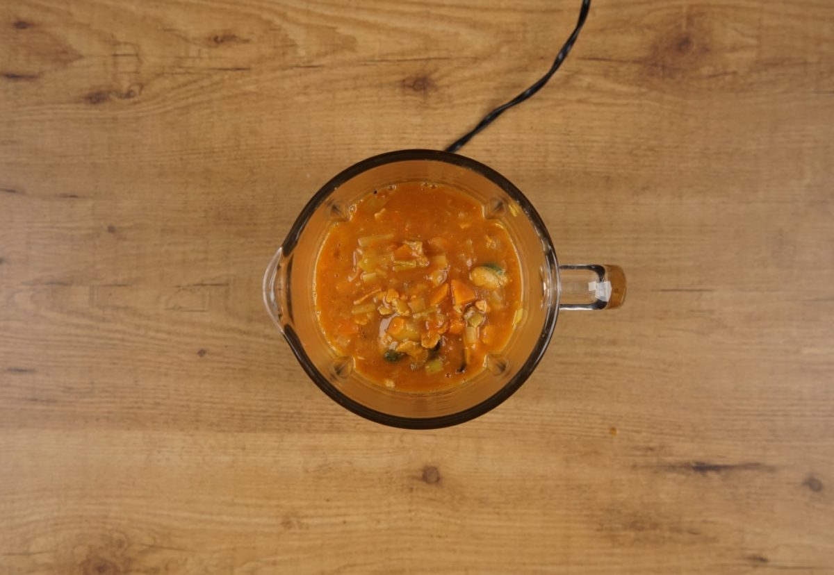 Crema navideña de mejillones con costra de hojaldre