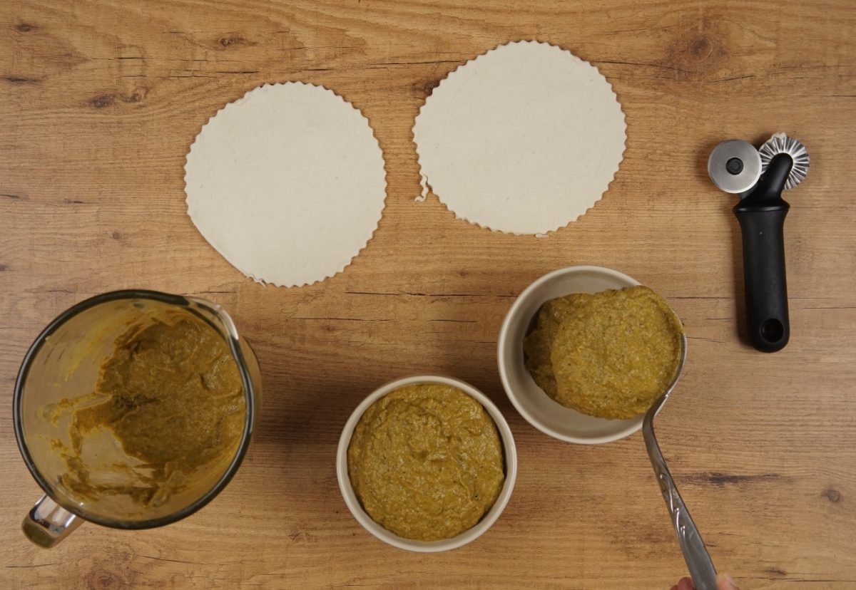 Crema navideña de mejillones con costra de hojaldre