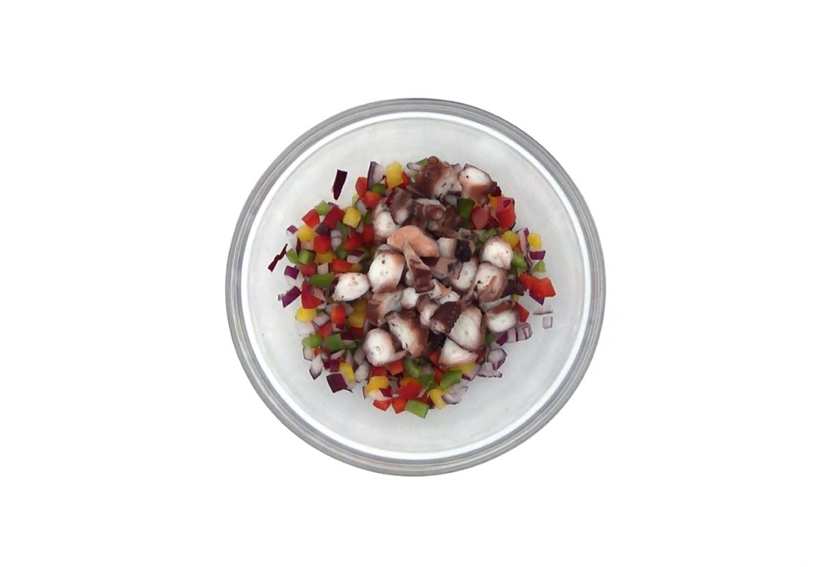 Ensalada de pulpo con verduras. Una receta saludable y sencilla