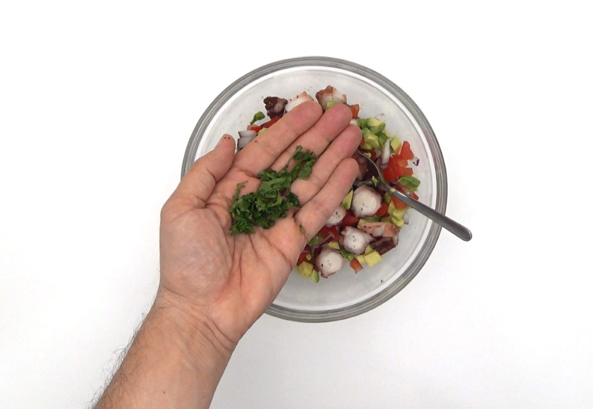Ensalada de pulpo y aguacate paso a paso