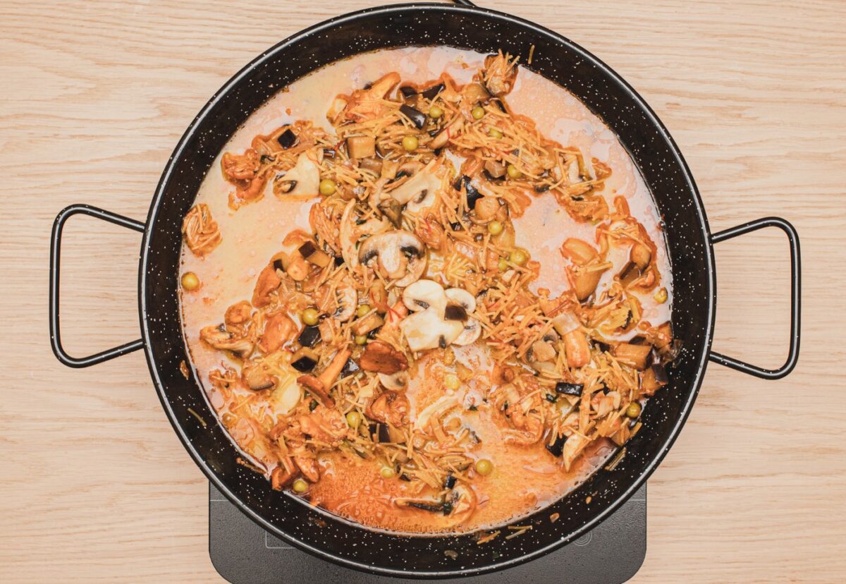 Fideuá vegana. Receta fácil y deliciosa para todos