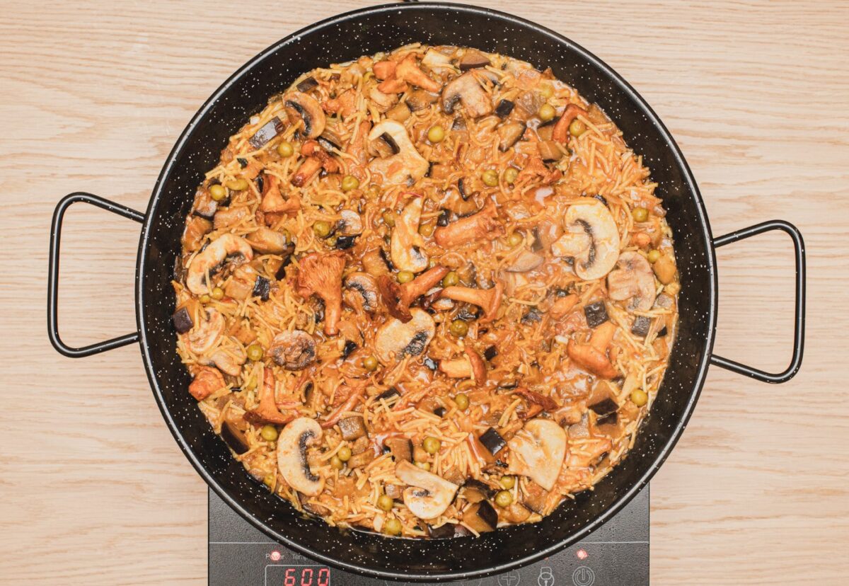 Fideuá vegana. Receta fácil y deliciosa para todos
