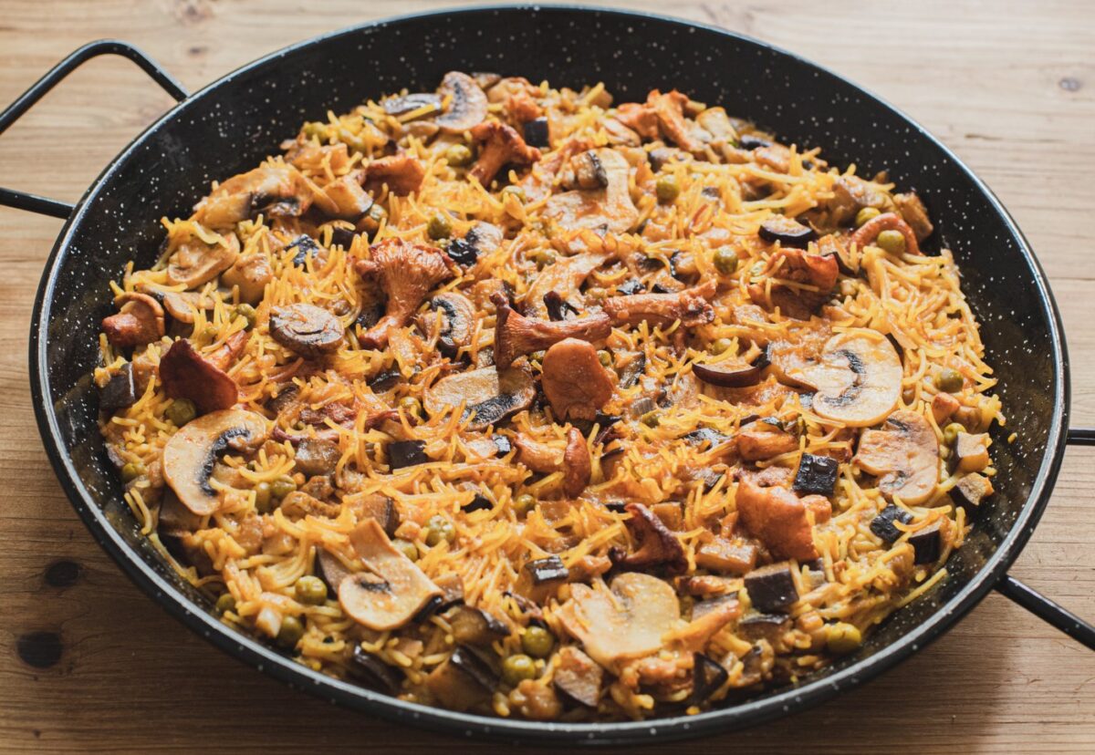 Fideuá vegana. Receta fácil y deliciosa para todos