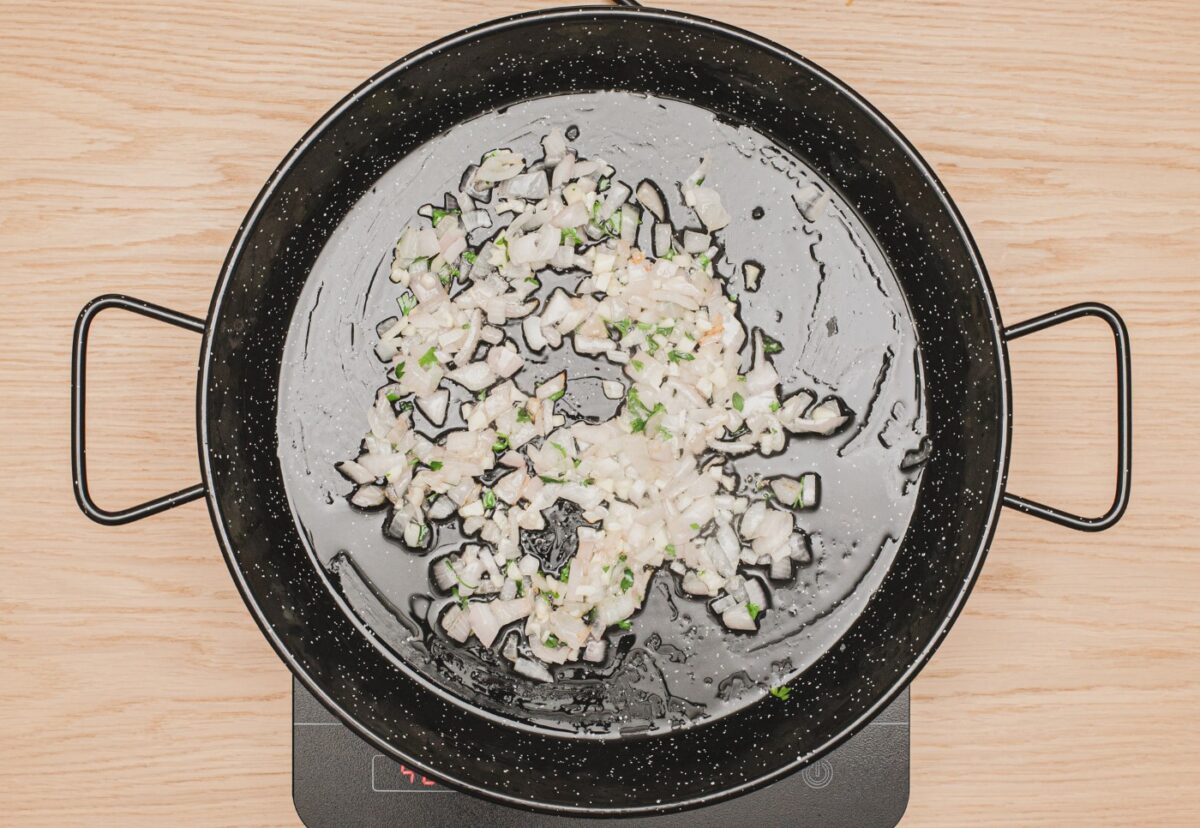 Fideuá vegana. Receta fácil y deliciosa para todos