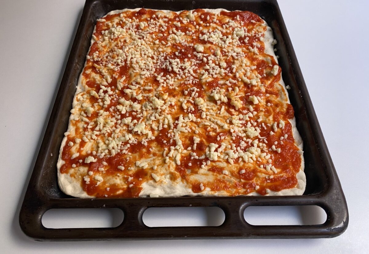 Pizza al taglio. Una receta ideal para compartir y disfrutar