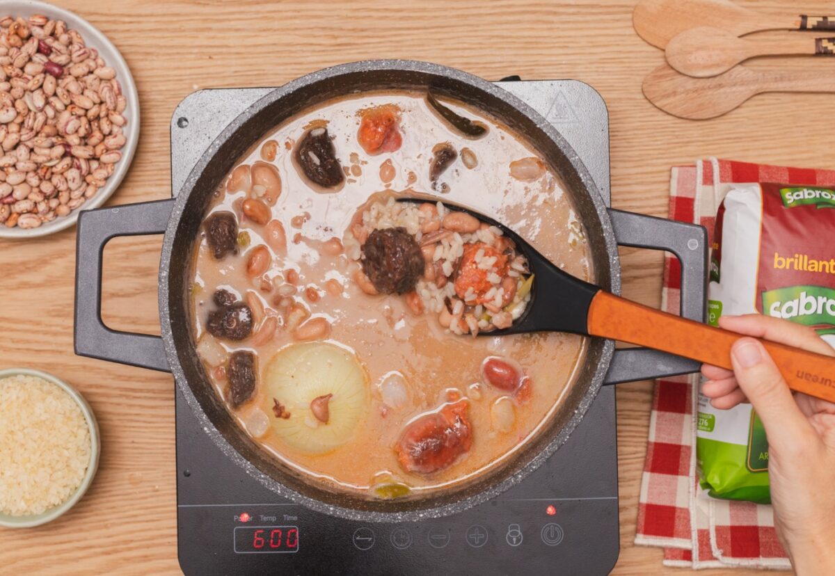 Judías pintas con arroz