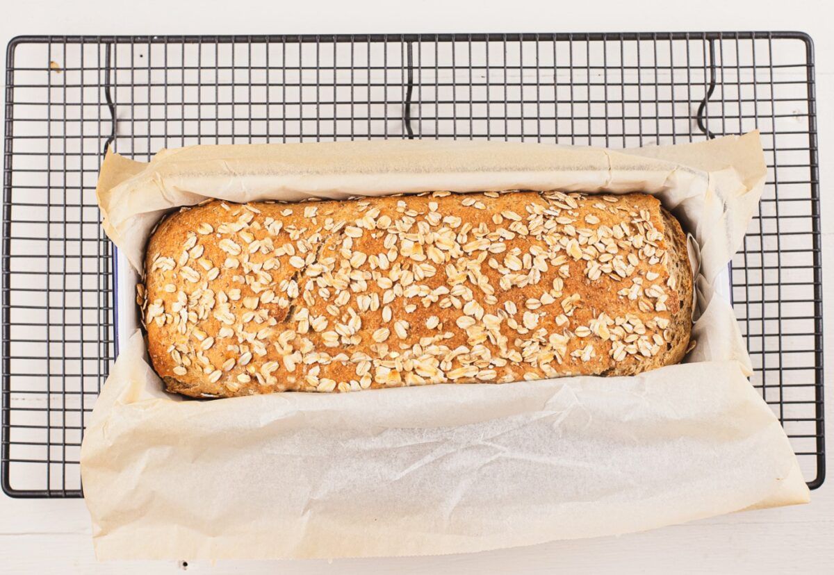 Pan de avena. Receta saludable y esponjosa
