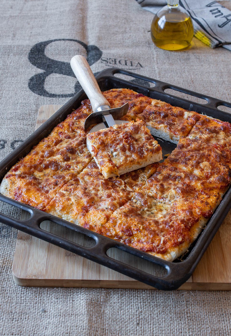 Pizza al taglio. Una receta ideal para compartir y disfrutar