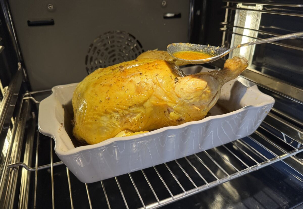 Pollo rostizado. Jugoso, dorado y perfecto en casa