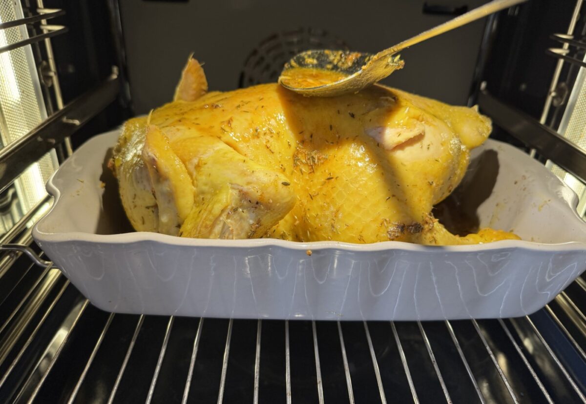 Pollo rostizado. Jugoso, dorado y perfecto en casa