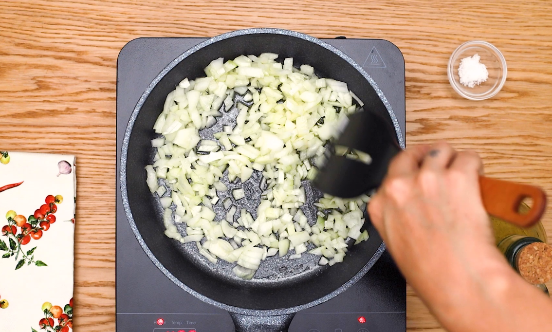 Tortilla de patatas y espinacas. Una receta riquísima y muy sencilla