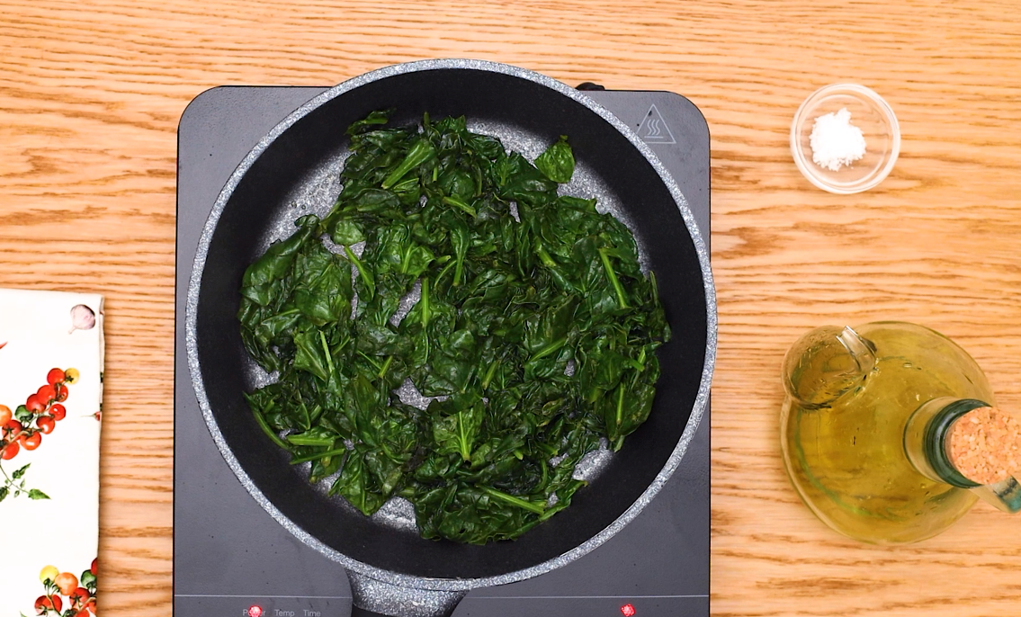 Tortilla de patatas y espinacas. Una receta riquísima y muy sencilla