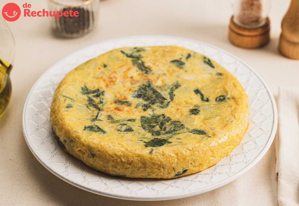 Tortilla de patatas y espinacas. Una receta riquísima y muy sencilla