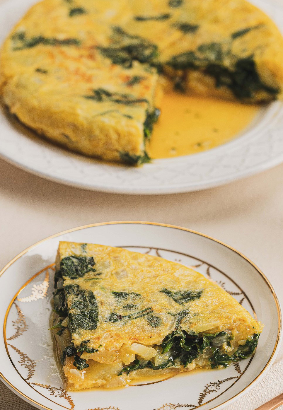 Tortilla de patatas y espinacas. Una receta riquísima y muy sencilla