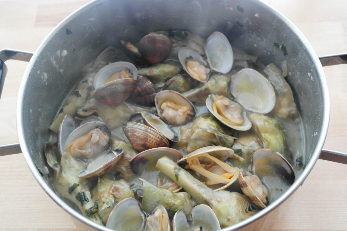 alcachofas con almejas paso 14