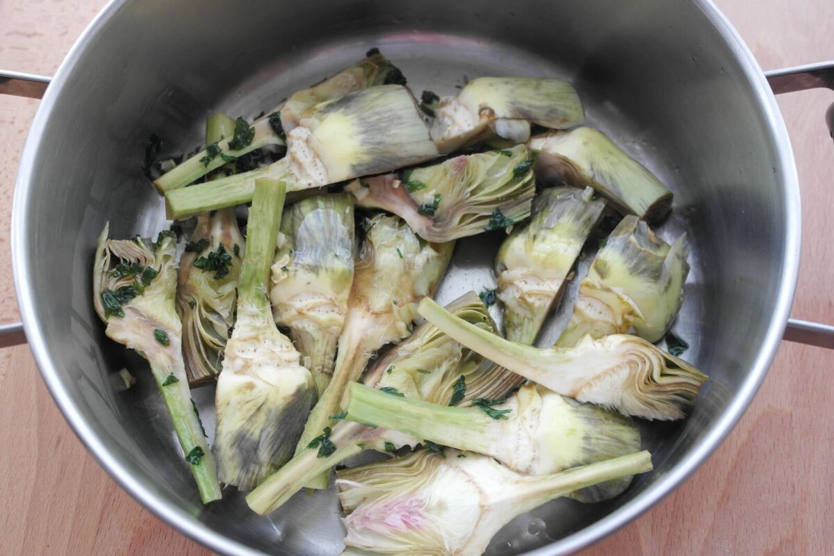 alcachofas con almejas paso 9