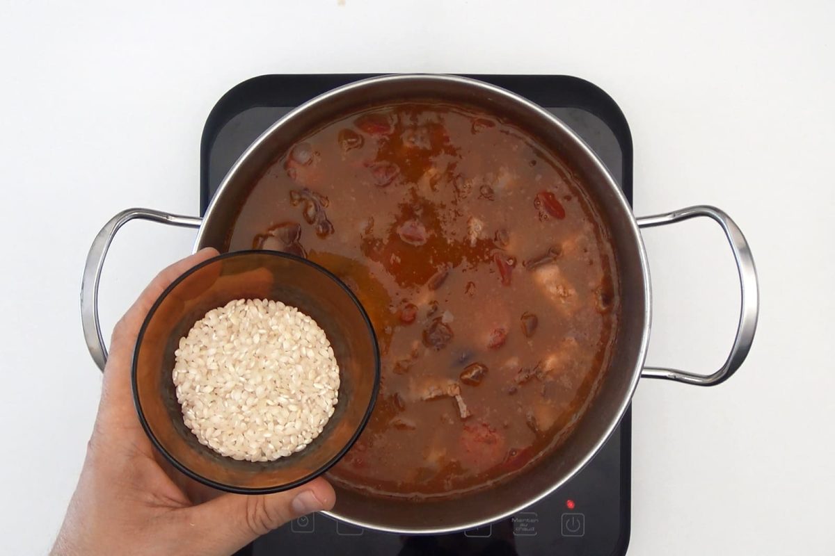 alubías o judías pintas con chorizo paso 15