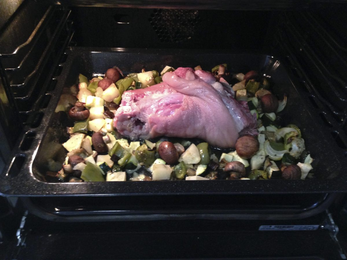 codillo al horno con verduras paso 21