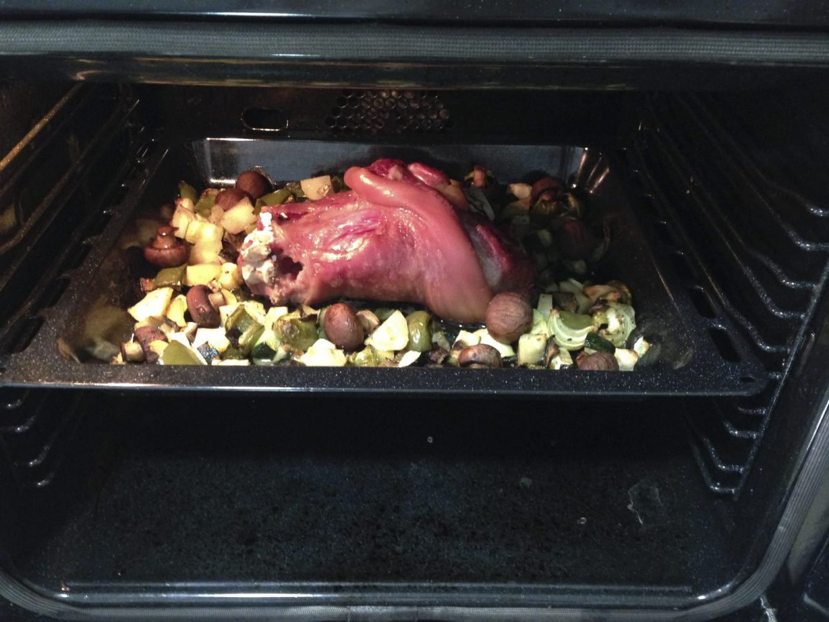 codillo al horno con verduras paso 28