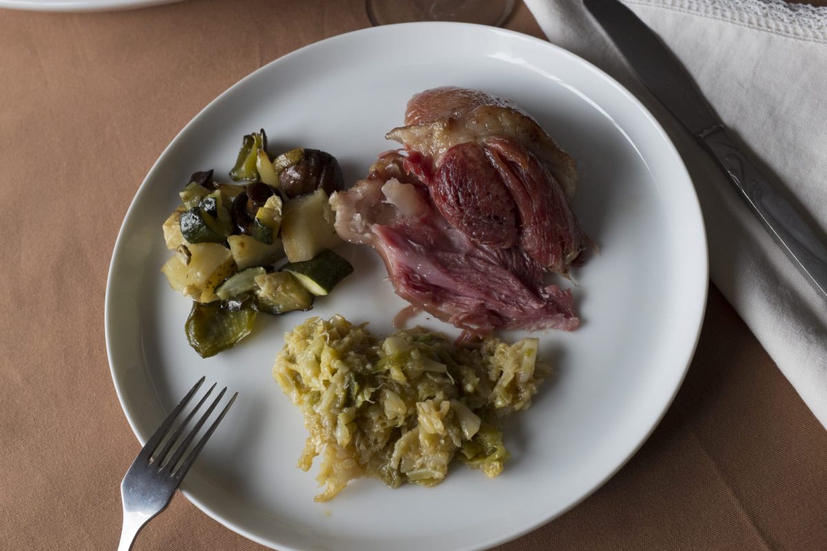 codillo al horno con verduras paso 37