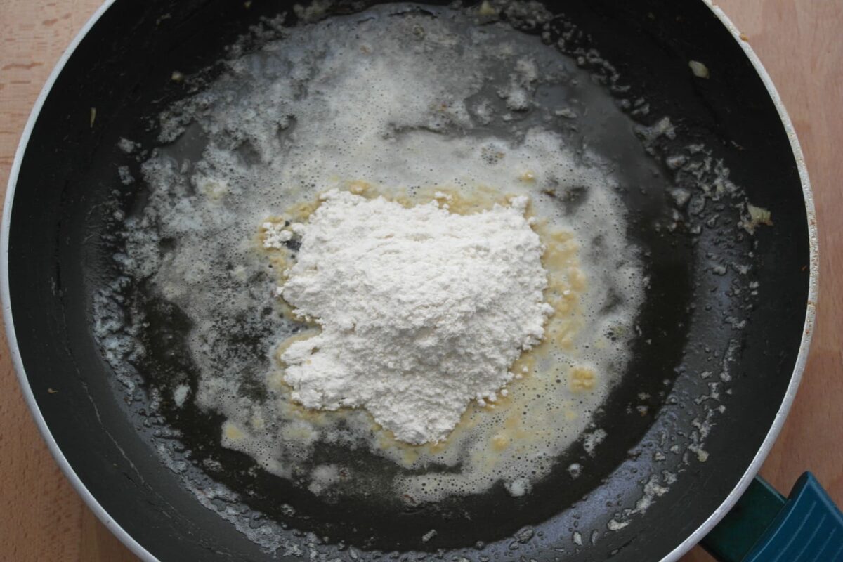 lasaña de bacalao y langostinos paso 12