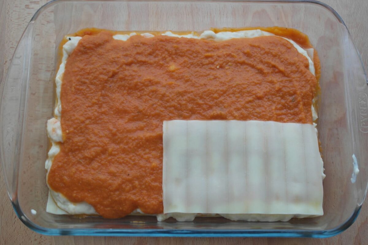 lasaña de bacalao y langostinos paso 24
