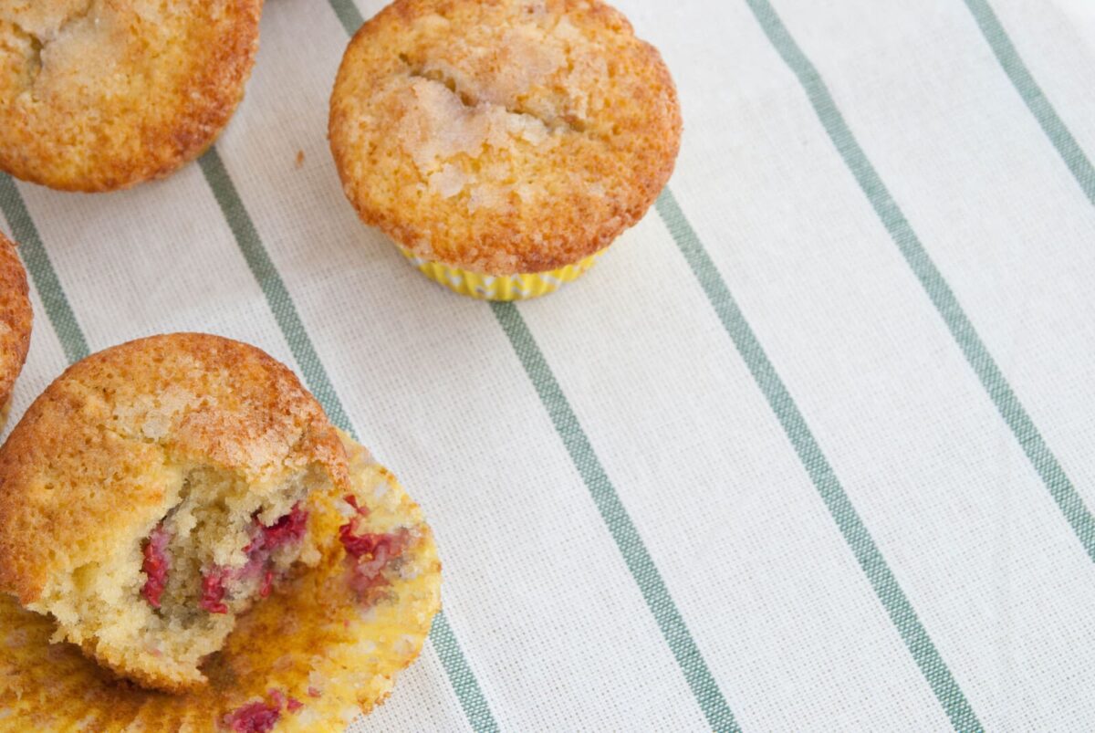 muffins de frambuesas y yogurt paso 10