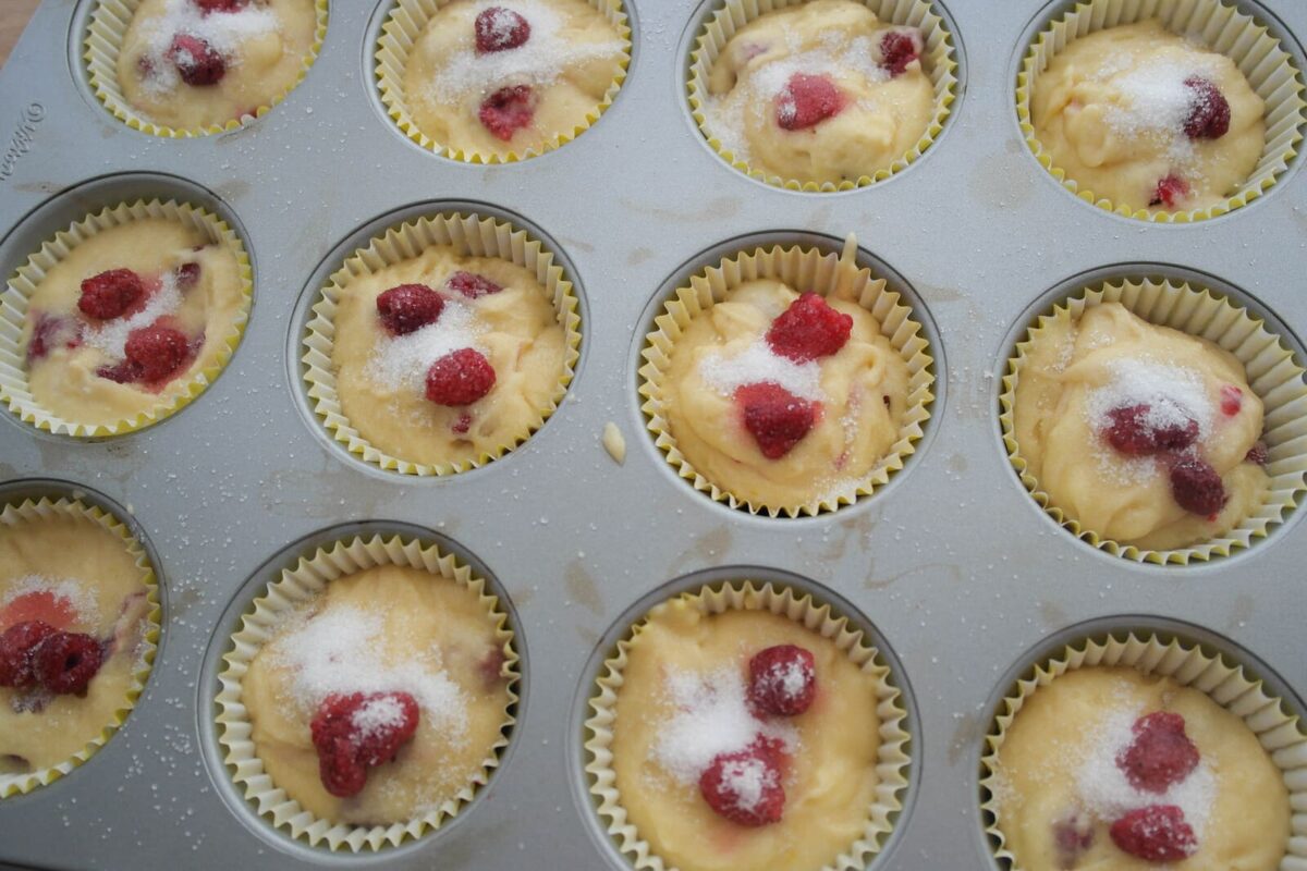 muffins de frambuesas y yogurt paso 9
