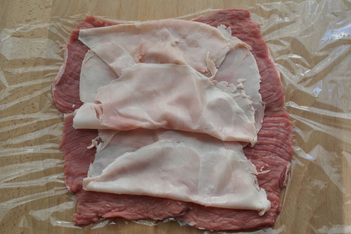 redondo de ternera con jamón y queso paso 8